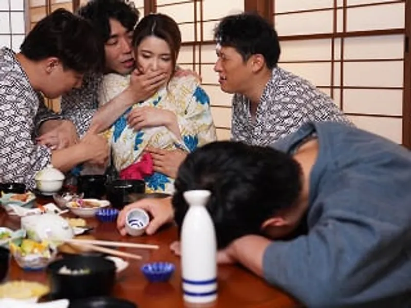 đưa cô vợ đi suối nước nóng, người chồng không biết vợ yêu bị người khác xxx sấp mặt